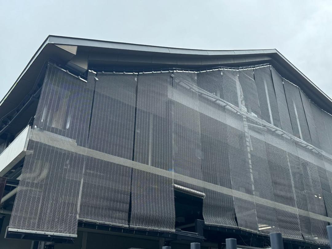 اسکرین فلزی نمای ساختمان